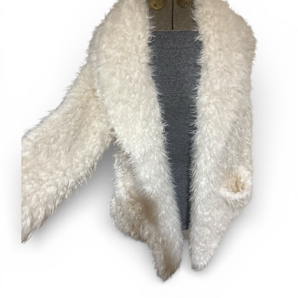 aerie Jackets & Blazers - Aerie Soft Cream Fleece Top
